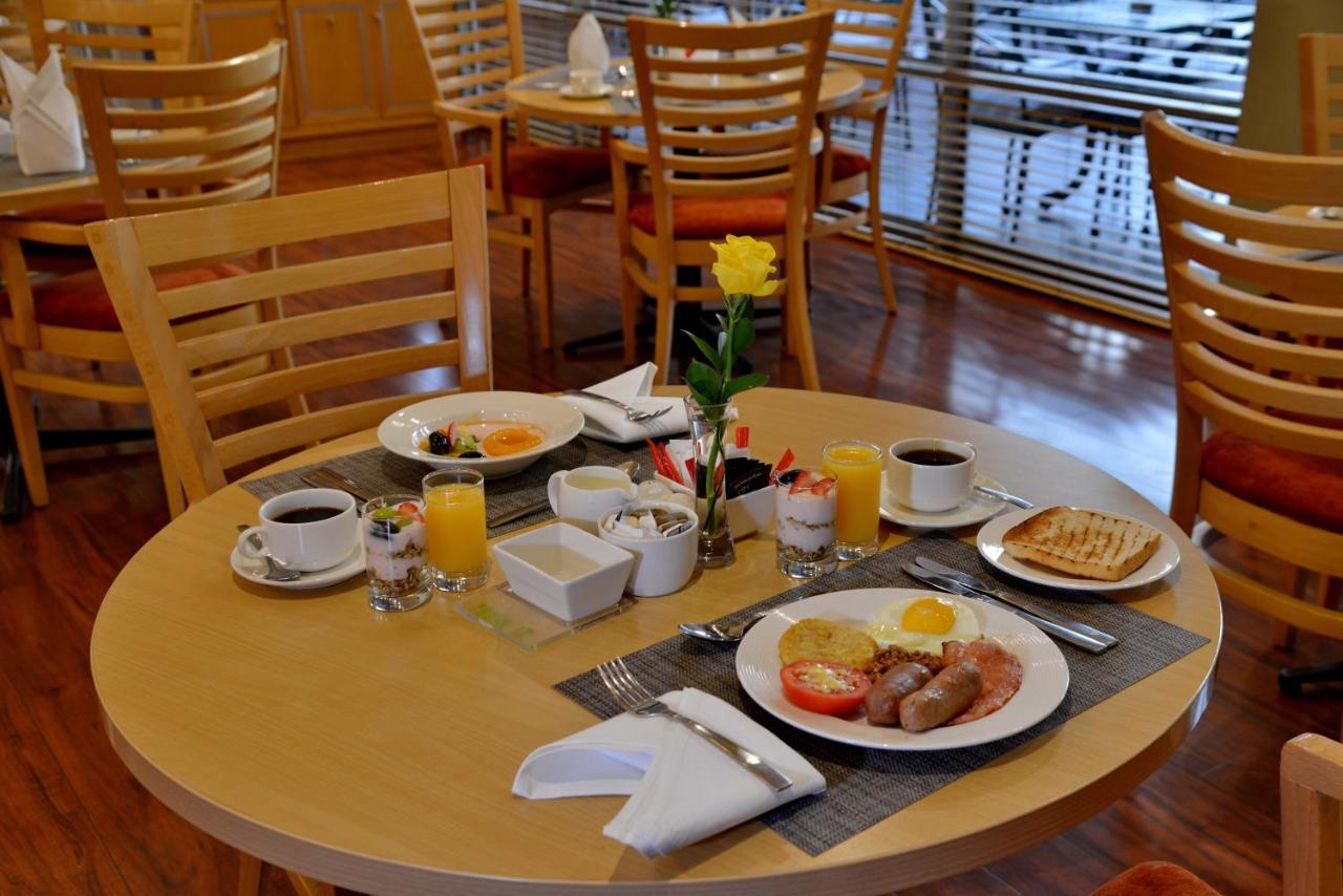 Hotel Road Sandton Joanesburgo